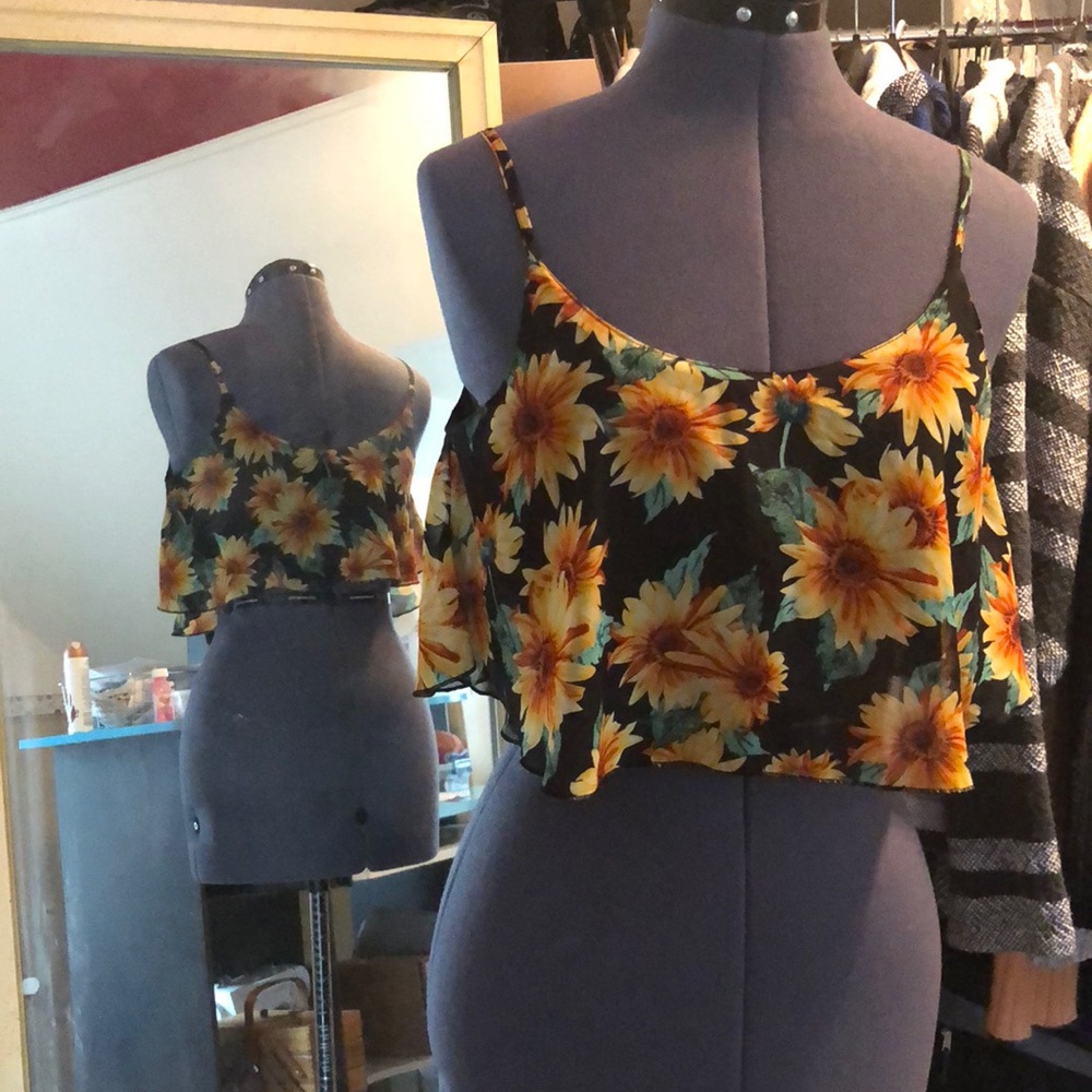 Sunflower flowy crop top